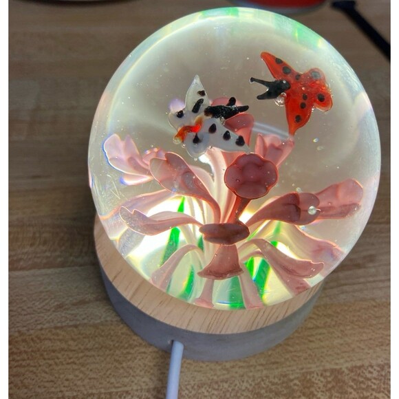 glass paperweight Dynesty Gallery Heirloom Collectibles Butterflies 2 in. - Picture 6 of 6